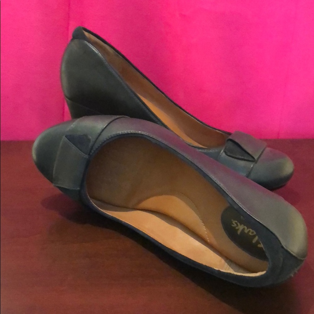 Clark artisan navy pumps